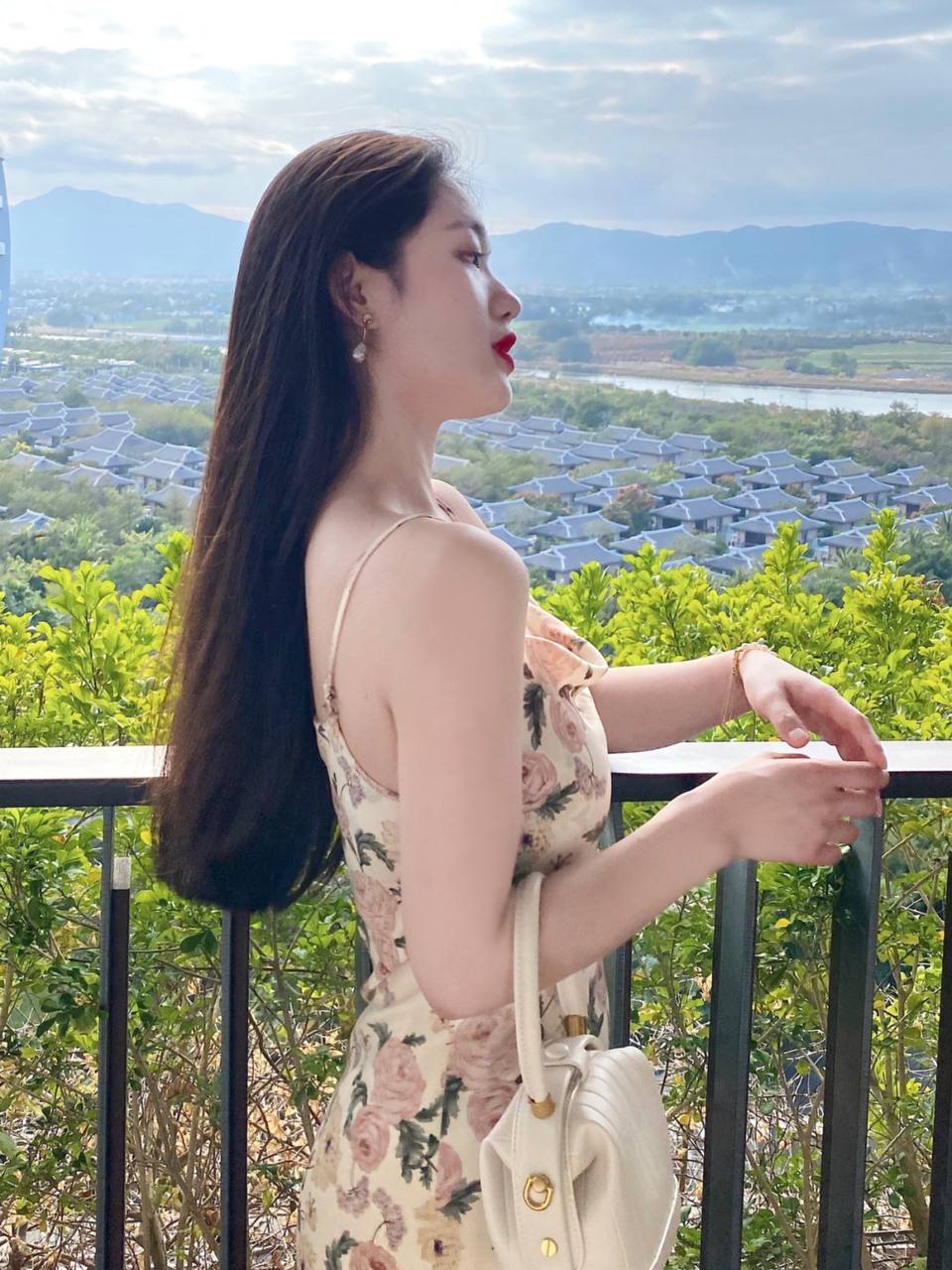 同时也可以进行聊天互动 同时也可以进行聊天互动
