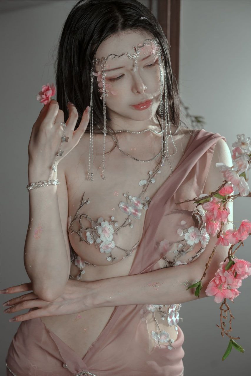亚洲青青蜜月久久 亚洲青青蜜月久久