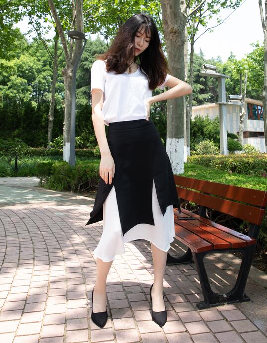 一女三黑人玩4P惨叫 一女三黑人玩4P惨叫
