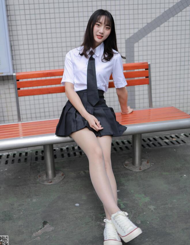 年轻丰满的女人毛绒绒 年轻丰满的女人毛绒绒