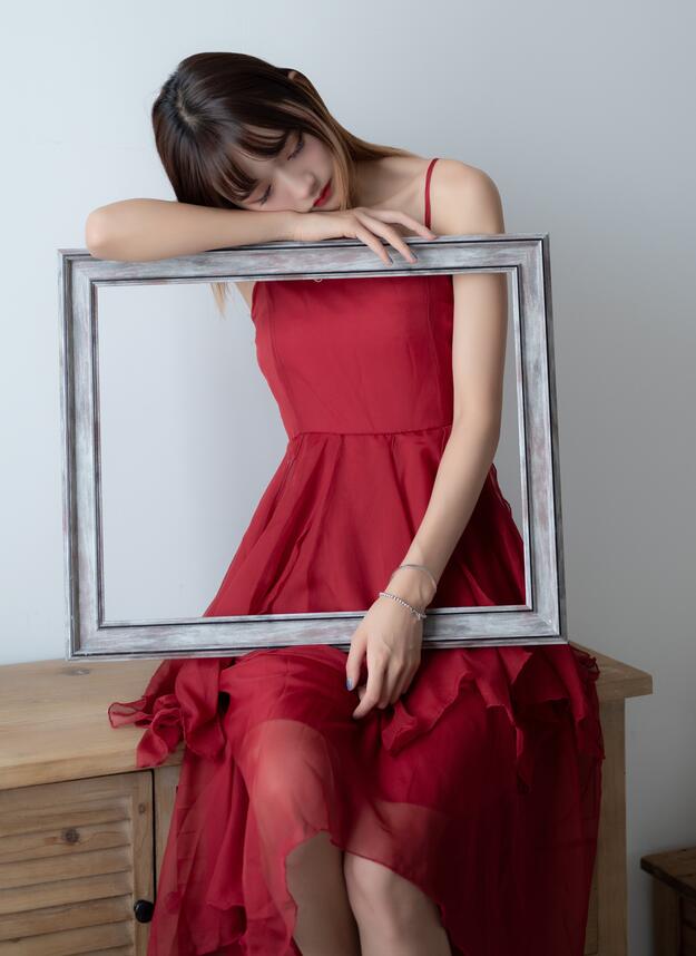 老女人揉她毛茸茸的毛 老女人揉她毛茸茸的毛