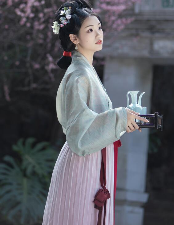 硬起来后一脱裤子就软了 硬起来后一脱裤子就软了