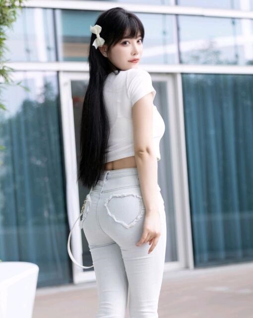 黑人巨大白妞出浆 黑人巨大白妞出浆